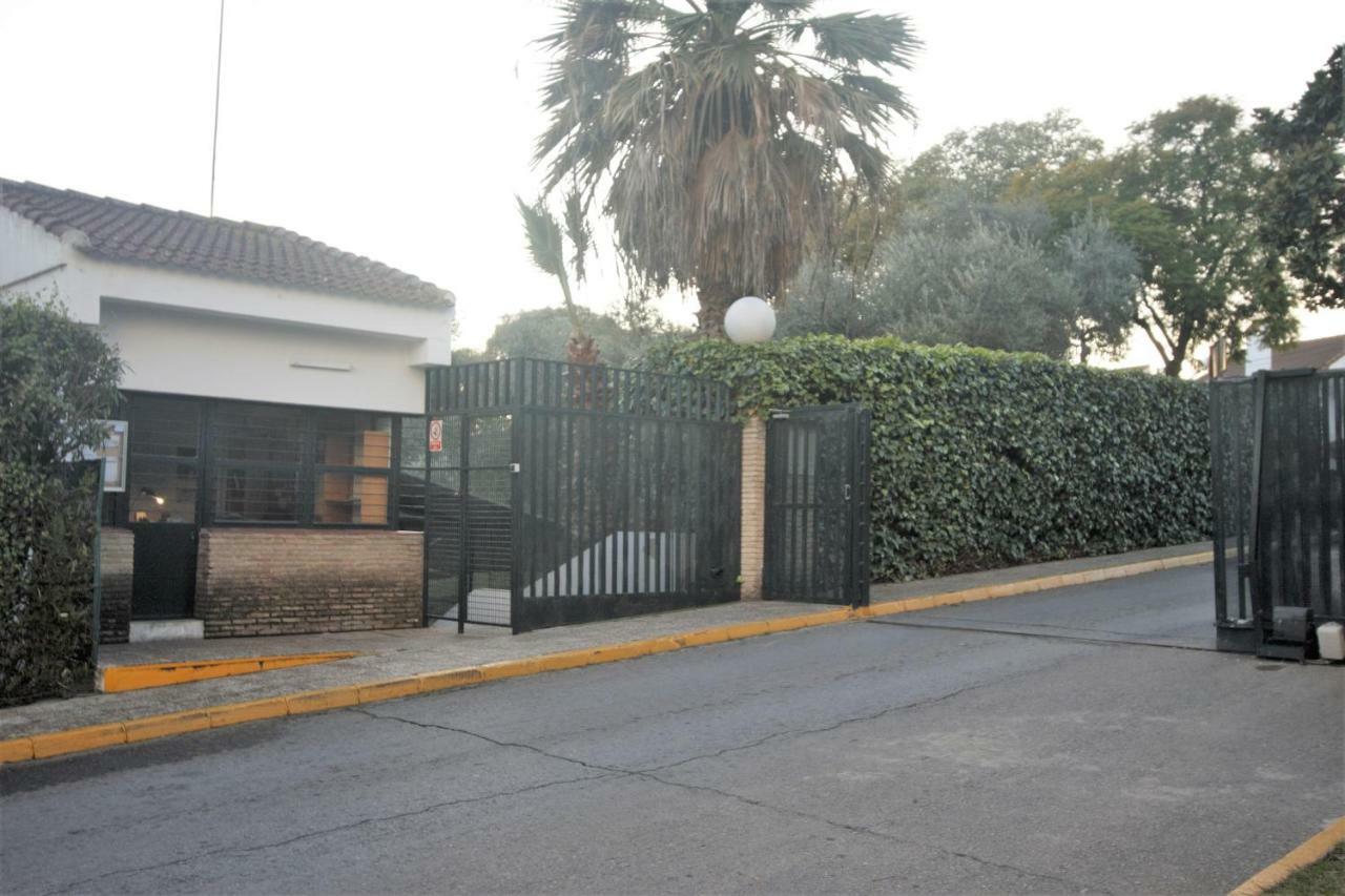 Bonito Apart. Con Parking Y Piscina Mairena del Aljarafe Exterior foto